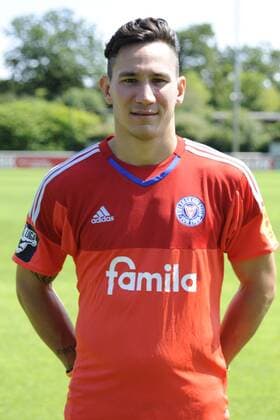 Kiel, 14. Juli 2015 Fußball, Saison 2015 2016, 3. Bundesliga, Offizieller Fototermin Holstein Kiel: Niklas Jakusch (Holstein Kiel, 25)