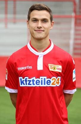 Raffael Korte Einzelbild Portrait Portraet Porträt Hochformat Oberkoerper Oberkörper Fußball Fussball zweite 2. Bundesliga Fototermin Porträttermin DFL 2015 2016 Saison 2015 2016 15.07.2015 1. FC Union Berlin Stadion an der Alten Foersterei Försterei