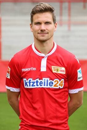 Michael Parensen Einzelbild Portrait Portraet Porträt Hochformat Oberkoerper Oberkörper Fußball Fussball zweite 2. Bundesliga Fototermin Porträttermin DFL 2015 2016 Saison 2015 2016 15.07.2015 1. FC Union Berlin Stadion an der Alten Foersterei Försterei