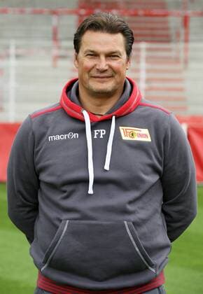 Physiotherapeut Frank Placzek Einzelbild Portrait Portraet Porträt Hochformat Oberkoerper Oberkörper Fußball Fussball zweite 2. Bundesliga Fototermin Porträttermin DFL 2015 2016 Saison 2015 2016 15.07.2015 1. FC Union Berlin Stadion an der Alten Foersterei Försterei