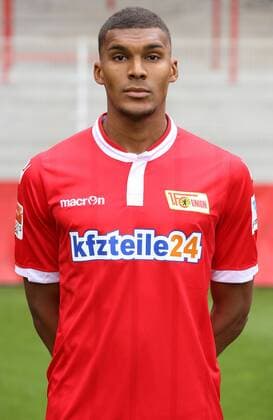 Collin Quaner Einzelbild Portrait Portraet Porträt Hochformat Oberkoerper Oberkörper Fußball Fussball zweite 2. Bundesliga Fototermin Porträttermin DFL 2015 2016 Saison 2015 2016 15.07.2015 1. FC Union Berlin Stadion an der Alten Foersterei Försterei
