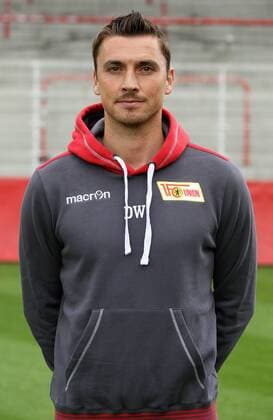 Fintnesstrainer Daniel Wolf Einzelbild Portrait Portraet Porträt Hochformat Oberkoerper Oberkörper Fußball Fussball zweite 2. Bundesliga Fototermin Porträttermin DFL 2015 2016 Saison 2015 2016 15.07.2015 1. FC Union Berlin Stadion an der Alten Foersterei Försterei