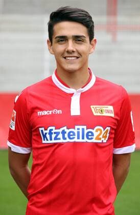 Eroll Zejnullahu Einzelbild Portrait Portraet Porträt Hochformat Oberkoerper Oberkörper Fußball Fussball zweite 2. Bundesliga Fototermin Porträttermin DFL 2015 2016 Saison 2015 2016 15.07.2015 1. FC Union Berlin Stadion an der Alten Foersterei Försterei