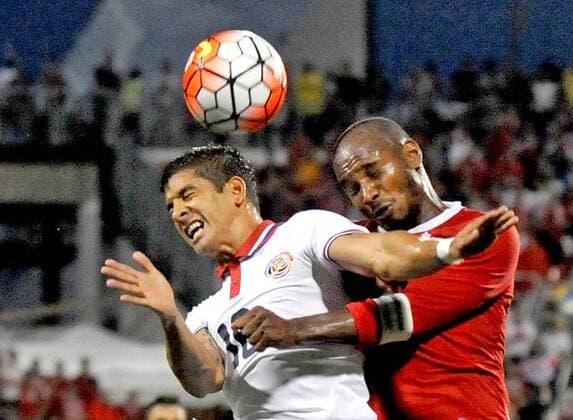 July 14, 2015: Costa Rica defender Christian Gamboa (16) heads the ball away from Canada midfielder Julian De Guzman (6) during the first half of a Gold Cup match at BMO Field, Toronto, ON. SOCCER: JUL 14 CONCACAF Gold Cup - Group Stage - Canada v Costa Rica Icon15071410 EDITORIAL USE ONLY