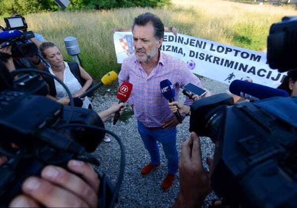 Mamic brothers made a statement for media 15.07.2015., Zagreb - Braca Zoran i Zdravko Mamic izasli su iz zatvora u Remetincu nakon sto su uplatili ukupno 11 milijuna kuna (Zdravko 7, a Zoran 4) jamcevine. Zdravko mamic dao izjavu za medije.  MarkoxLukunic PIXSELL