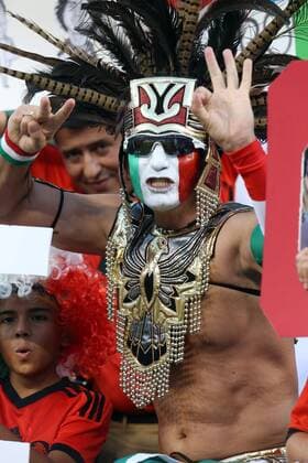 Aktuell Fußball, Gold Cup, Mexiko - Trinidad und Tobago 15 July 2015: Mexico fan. The Mexico Men s national team Nationalteam played the Trinidad & Tobago Men s National Team at Bank of America Stadium in Charlotte, NC in a 2015 CONCACAF Gold Cup Group C match. SOCCER: JUL 15 CONCACAF Gold Cup - Group Stage - Mexico v Trinidad Icon918150715202 EDITORIAL USE ONLY
