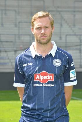16.07.2015, Fussball, 2. LIGA, Saison 2015 2016, SCHÜCO-ARENA, BIELEFELD DSC ARMINIA BIELEFELD, PORTRAITTERMIN 2015 2016 Daniel Brinkmann (Arminia Bielefeld), Portrait, Aktion, Einzelbild, Hoch