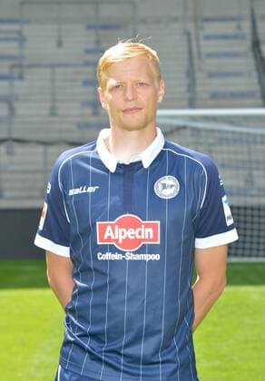 16.07.2015, Fussball, 2. LIGA, Saison 2015 2016, SCHÜCO-ARENA, BIELEFELD DSC ARMINIA BIELEFELD, PORTRAITTERMIN 2015 2016 Manuel Hornig (Arminia Bielefeld), Portrait, Aktion, Einzelbild, Hoch