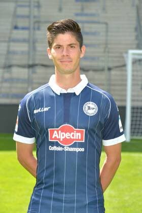 16.07.2015, Fussball, 2. LIGA, Saison 2015 2016, SCHÜCO-ARENA, BIELEFELD DSC ARMINIA BIELEFELD, PORTRAITTERMIN 2015 2016 Dennis Mast (Arminia Bielefeld), Portrait, Aktion, Einzelbild, Hoch