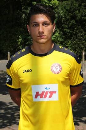 Fototermin des SC Fortuna Köln ( Dritte Liga ) am Donnerstag, 16. Juli 2015, im Südstadion Köln. Torhüter Antonio Vella Fortuna Köln Porträttermin 2015 2016