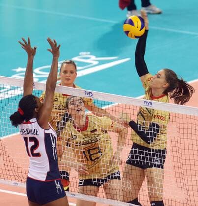 Stuttgart , Volleyball World Grand Prix Deutschland vs. Dominikanische Republik , rechts: Marie Schölzel ( GER )