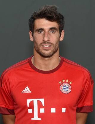 Aktuell Fußball, 1. BL, FC Bayern München Porträttermin FUSSBALL 1. BUNDESLIGA SAISON 2015 2016 Fototermin beim FC Bayern Muenchen 16.07.2015 Javi Martinez (FC Bayern Muenchen) Foto: Pressefoto ULMER Axel Grundler xxNOxMODELxRELEASExx 