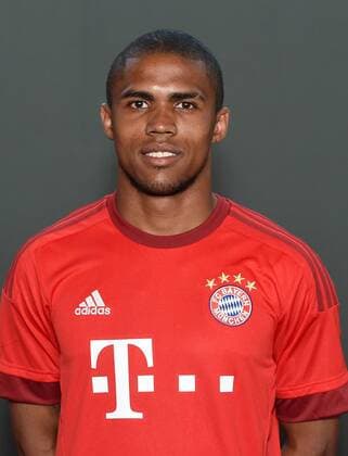 Aktuell Fußball, 1. BL, FC Bayern München Porträttermin FUSSBALL 1. BUNDESLIGA SAISON 2015 2016 Fototermin beim FC Bayern Muenchen 16.07.2015 Douglas Costa (FC Bayern Muenchen) Foto: Pressefoto ULMER Axel Grundler xxNOxMODELxRELEASExx 