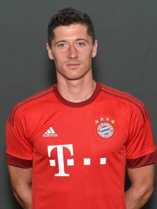 Aktuell Fußball, 1. BL, FC Bayern München Porträttermin FUSSBALL 1. BUNDESLIGA SAISON 2015 2016 Fototermin beim FC Bayern Muenchen 16.07.2015 Robert Lewandowski (FC Bayern Muenchen) Foto: Pressefoto ULMER Axel Grundler xxNOxMODELxRELEASExx 
