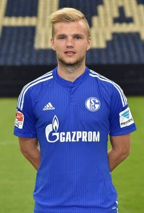 17.07.2015, Fussball, Saison 2015-2016, 1. Bundesliga, Porträttermin 2015 2016, FC Schalke 04, Porträt, , Johannes Geis (Schalke 04)