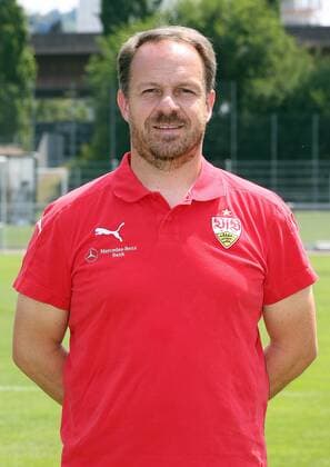 Stuttgart, Fußball 1. Bundesliga VfB Stuttgart Saison 2015 2016 Fototermin: Cheftrainer Alexander Zorniger