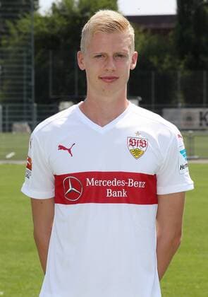 Stuttgart, Fußball 1. Bundesliga VfB Stuttgart Saison 2015 2016 Fototermin: Timo Baumgartl