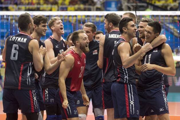 Volei USA x Polonia RIO DE JANEIRO, Brazil - 07 19 2015: VOLLEYBALL USA X POLAND - American team celebrates third place in USA x Poland by the third place at the World Volleyball League in Maracan?zinho Gymnasium. (Photo: Celso Pupo FotoArena)  CelsoxPupo