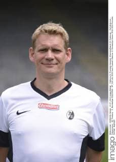 Freiburg Dr.Thorsten Hammer (Mannshaftsarzt SC Freiburg) - Porträttermin - Präsentation - SC Freiburg - 2. Bundesliga 2015 2016 - EP_SLR