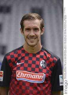 Freiburg Julian Schuster (SC Freiburg) - Porträttermin - Präsentation - SC Freiburg - 2. Bundesliga 2015 2016 - EP_SLR
