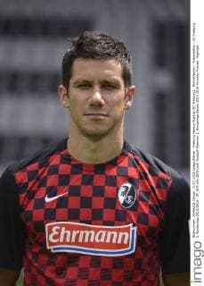 Freiburg Mensur Mujdza (SC Freiburg) - Porträttermin - Präsentation - SC Freiburg - 2. Bundesliga 2015 2016 - EP_SLR