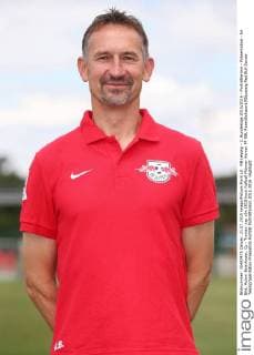 RB Leipzig - 2. Bundesliga 2015 2016 - Porträttermin - Präsentation - Im Bild: Achim Beierlorzer, Co - Trainer.