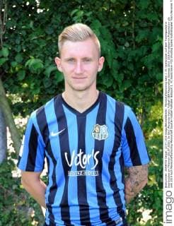 Mannschaftsshooting beim 1. FC Saarbrücken auf dem Trainingsplatz in Saarbrücken am Mittwoch (22.07.2015). Im Bild: Alexander Hahn.