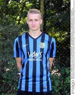 Mannschaftsshooting beim 1. FC Saarbrücken auf dem Trainingsplatz in Saarbrücken am Mittwoch (22.07.2015). Im Bild: Jordan Steiner.