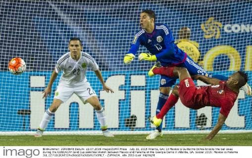 July 22, 2015 Atlanta, GA: 13 Mexico G Guillermo Ochoa knocks the ball away during the CONCACAF Gold Cup semifinal match between Mexico and Panama at the Georgia Dome in Atlanta, GA. Soccer 2015: Mexico vs Panama JUL 22 - ZUMAc04_