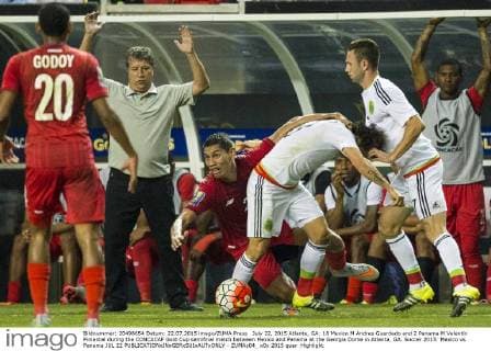 July 22, 2015 Atlanta, GA: 18 Mexico M Andres Guardado and 2 Panama M Valentin Pimentel during the CONCACAF Gold Cup semifinal match between Mexico and Panama at the Georgia Dome in Atlanta, GA. Soccer 2015: Mexico vs Panama JUL 22 - ZUMAc04_