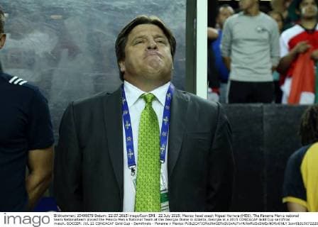 22 July 2015: Mexico head coach Miguel Herrera (MEX). The Panama Men s national team Nationalteam played the Mexico Men s National Team at the Georgia Dome in Atlanta, Georgia in a 2015 CONCACAF Gold Cup semifinal match. SOCCER: JUL 22 CONCACAF Gold Cup - Semifinals - Panama v Mexico Icon918150722208 EDITORIAL USE ONLY