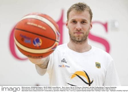 Bonn Anton Gavel (FC Bayern München) mit Ball Oeffentliches Training Deutsche Nationalmannschaft, Basketball, 22.07.2015, Copyright: Schueler Eibner-Pressefoto EP_JSE