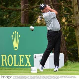 23.07.2015. Sunningdale, Berkshire, England. Seniors Open Golf Tournament, round 1. Fred Couples (USA) takes his driver xJonxBromleyx  ActionPlus11642783