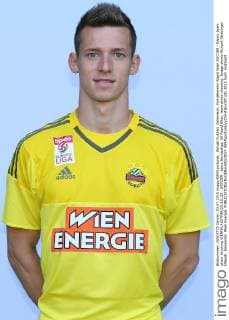 Aktuell Fußball, Österreich, Porträttermin Rapid Wien SOCCER - Rapid, team photo shooting VIENNA,AUSTRIA,03.JUL.15 - SOCCER - tipico Bundesliga, SK Rapid Wien, team photo shooting. Image shows Richard Strebinger (Rapid). Keywords: Wien Energie. GEPAxpictures xChristianxOrt