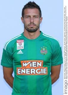 Aktuell Fußball, Österreich, Porträttermin Rapid Wien SOCCER - Rapid, team photo shooting VIENNA,AUSTRIA,03.JUL.15 - SOCCER - tipico Bundesliga, SK Rapid Wien, team photo shooting. Image shows Thomas Schrammel (Rapid). Keywords: Wien Energie. GEPAxpictures xChristianxOrt
