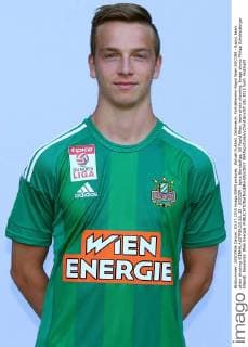 Aktuell Fußball, Österreich, Porträttermin Rapid Wien SOCCER - Rapid, team photo shooting VIENNA,AUSTRIA,03.JUL.15 - SOCCER - tipico Bundesliga, SK Rapid Wien, team photo shooting. Image shows Philipp Schobesberger (Rapid). Keywords: Wien Energie. GEPAxpictures xChristianxOrt