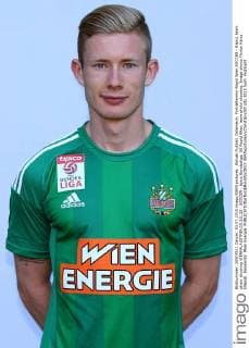 Aktuell Fußball, Österreich, Porträttermin Rapid Wien SOCCER - Rapid, team photo shooting VIENNA,AUSTRIA,03.JUL.15 - SOCCER - tipico Bundesliga, SK Rapid Wien, team photo shooting. Image shows Florian Kainz (Rapid). Keywords: Wien Energie. GEPAxpictures xChristianxOrt