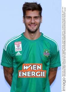 Aktuell Fußball, Österreich, Porträttermin Rapid Wien SOCCER - Rapid, team photo shooting VIENNA,AUSTRIA,03.JUL.15 - SOCCER - tipico Bundesliga, SK Rapid Wien, team photo shooting. Image shows Michael Schimpelsberger (Rapid). Keywords: Wien Energie. GEPAxpictures xChristianxOrt