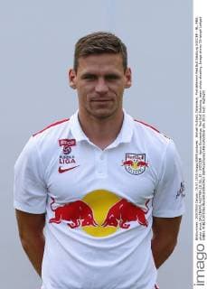 Aktuell Fußball, Österreich, Porträttermin Red Bull Salzburg SOCCER - BL, RBS, photo shoot SALZBURG,AUSTRIA,15.JUL.15 - SOCCER - tipico Bundesliga, Red Bull Salzburg, team photo shooting. Image shows Christoph Leitgeb (RBS). GEPAxpictures xFelixxRoittner