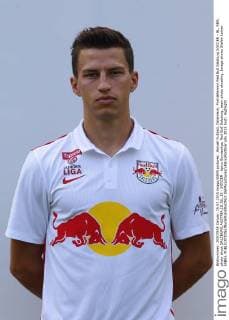 Aktuell Fußball, Österreich, Porträttermin Red Bull Salzburg SOCCER - BL, RBS, photo shoot SALZBURG,AUSTRIA,15.JUL.15 - SOCCER - tipico Bundesliga, Red Bull Salzburg, team photo shooting. Image shows Stefan Lainer (RBS). GEPAxpictures xFelixxRoittner