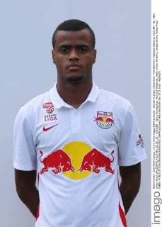 Aktuell Fußball, Österreich, Porträttermin Red Bull Salzburg SOCCER - BL, RBS, photo shoot SALZBURG,AUSTRIA,15.JUL.15 - SOCCER - tipico Bundesliga, Red Bull Salzburg, team photo shooting. Image shows Felipe Pires (RBS). GEPAxpictures xFelixxRoittner