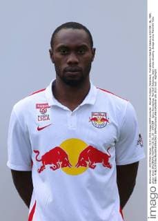 Aktuell Fußball, Österreich, Porträttermin Red Bull Salzburg SOCCER - BL, RBS, photo shoot SALZBURG,AUSTRIA,15.JUL.15 - SOCCER - tipico Bundesliga, Red Bull Salzburg, team photo shooting. Image shows Reinhold Yabo (RBS). GEPAxpictures xFelixxRoittner