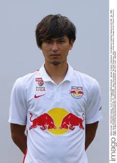 Aktuell Fußball, Österreich, Porträttermin Red Bull Salzburg SOCCER - BL, RBS, photo shoot SALZBURG,AUSTRIA,15.JUL.15 - SOCCER - tipico Bundesliga, Red Bull Salzburg, team photo shooting. Image shows Takumi Minamino (RBS). GEPAxpictures xFelixxRoittner