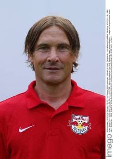 Aktuell Fußball, Österreich, Porträttermin Red Bull Salzburg SOCCER - BL, RBS, photo shoot SALZBURG,AUSTRIA,15.JUL.15 - SOCCER - tipico Bundesliga, Red Bull Salzburg, team photo shooting. Image shows goalkeeper coach Heinz Arzberger (RBS). GEPAxpictures xFelixxRoittner