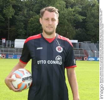 Regionalliga West, Saison 2015 2016, Fototermin Viktoria Köln, -- Markus Brenszka ( Viktoria Köln ) Portrait mit Ball