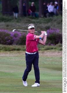 25.07.2015. Sunningdale, Berkshire, England. Seniors Open Golf during the rain delayed Tournament Round 2. Bernhard Langer (GER) on the 5th fairway xJonxBromleyx  ActionPlus11643229