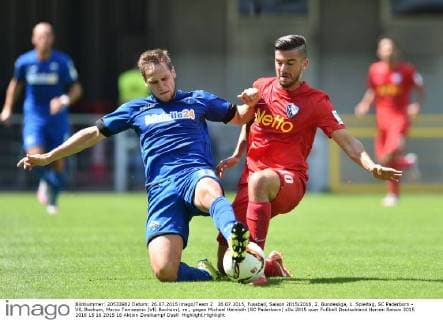 26.07.2015, Fussball, Saison 2015 2016, 2. Bundesliga, 1. Spieltag, SC Paderborn - VfL Bochum, Marco Terrazzino (VfL Bochum), re., gegen Michael Heinloth (SC Paderborn)