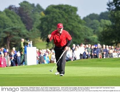 26.07.2015. Sunningdale, Berkshire, England. Seniors Open Golf Tournament Round 4. Marco Dawson (USA) makes birdie to win on the 18th green, one shot up from Montgomery xJonxBromleyx  ActionPlus11644378