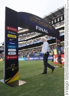 July 26, 2015: Jamaica head coach Winfried Schafer comes out for warm-ups during the CONCACAF Gold Cup 2015 Final match between Jamaica and Mexico at Lincoln Financial Field in Philadelphia, Pennsylvania. Soccer 2015: Jamaica vs Mexico JUL 26 - ZUMAc04_