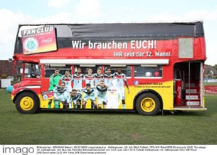 Kellinghusen, 26. Juli 2015 Fußball, FIFA WM-Pokal DFB-Ehrenrunde 2015, Tourstopp VfL Kellinghusen: Der Bus des Fanclubs Nationalmannschaft